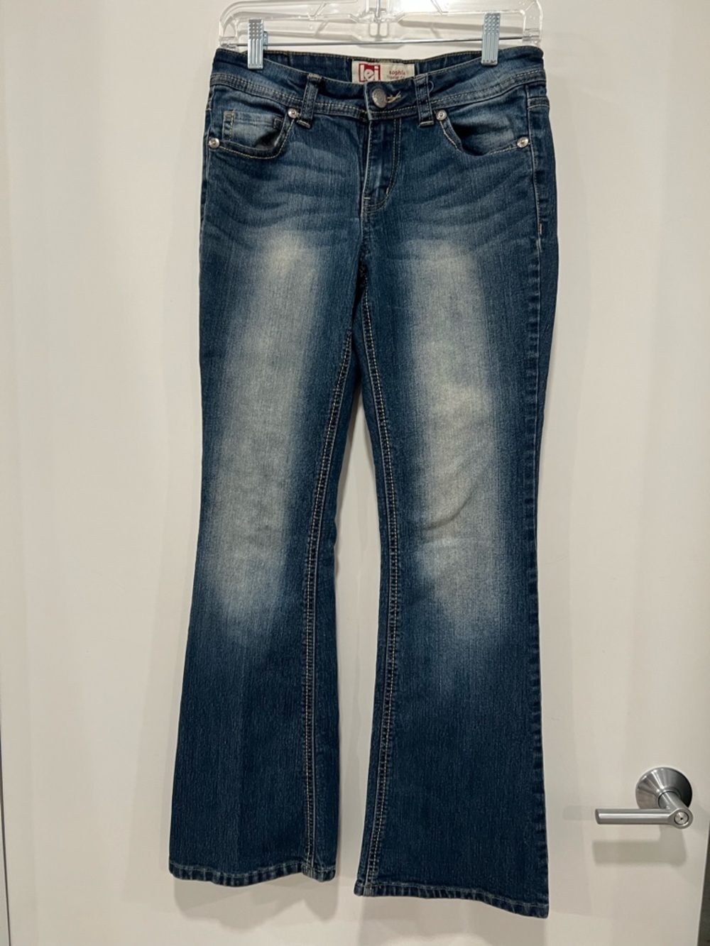 LEI YK2 Women's Flared Jeans in Dark Blue Wash